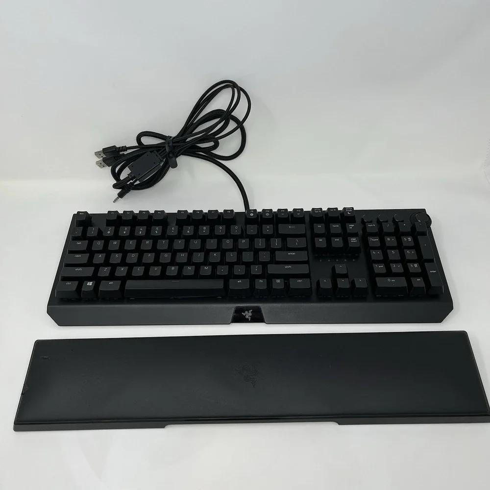Razer BlackWidow Elite Mechanical Gaming Keyboard RZ03-0262 Wired Black w/ Wrist